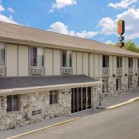 Hotel Super 8 By Wyndham Sturgeon Bay Exterior foto