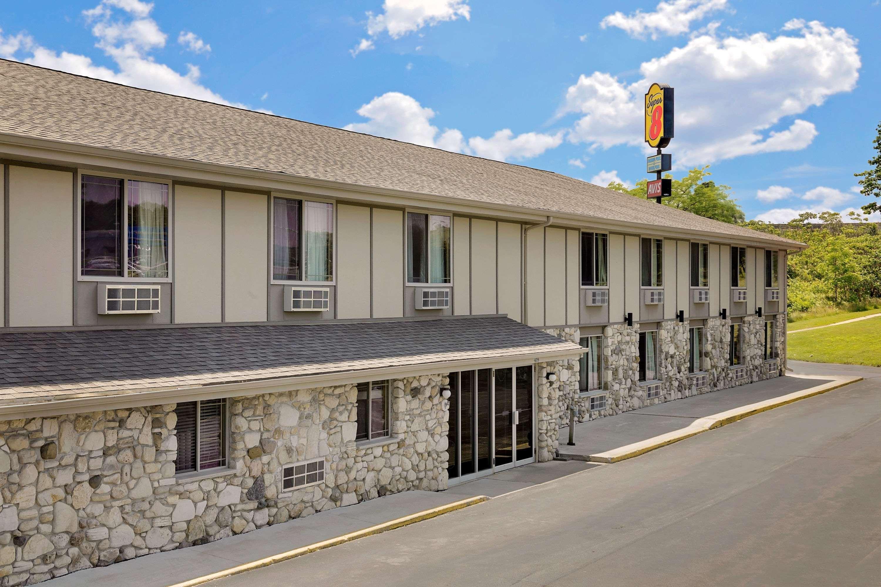 Hotel Super 8 By Wyndham Sturgeon Bay Exterior foto